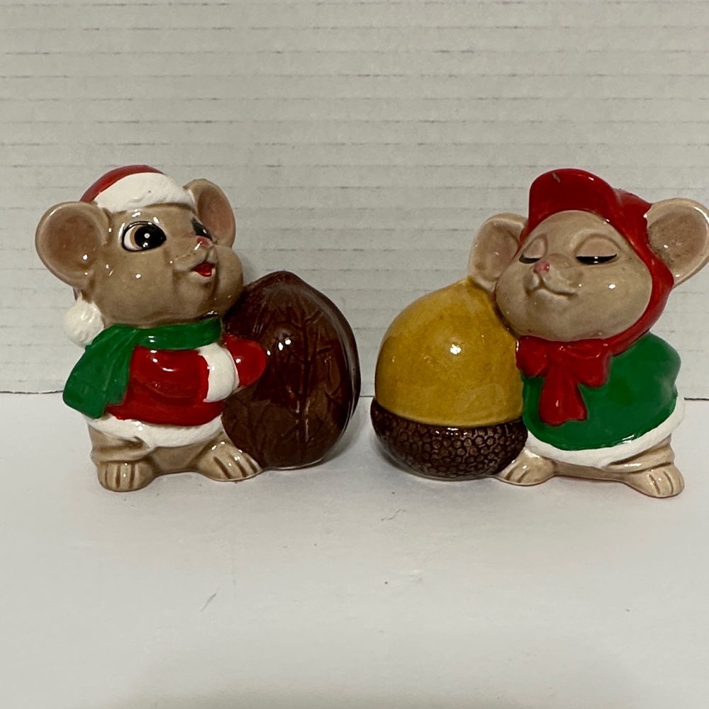 Vintage Festive Mouse Salt and Pepper Shaker Set Made in Japan
